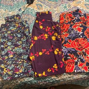 Mostly lularoe leggings size TC which is tall and curvy fits 12-16.